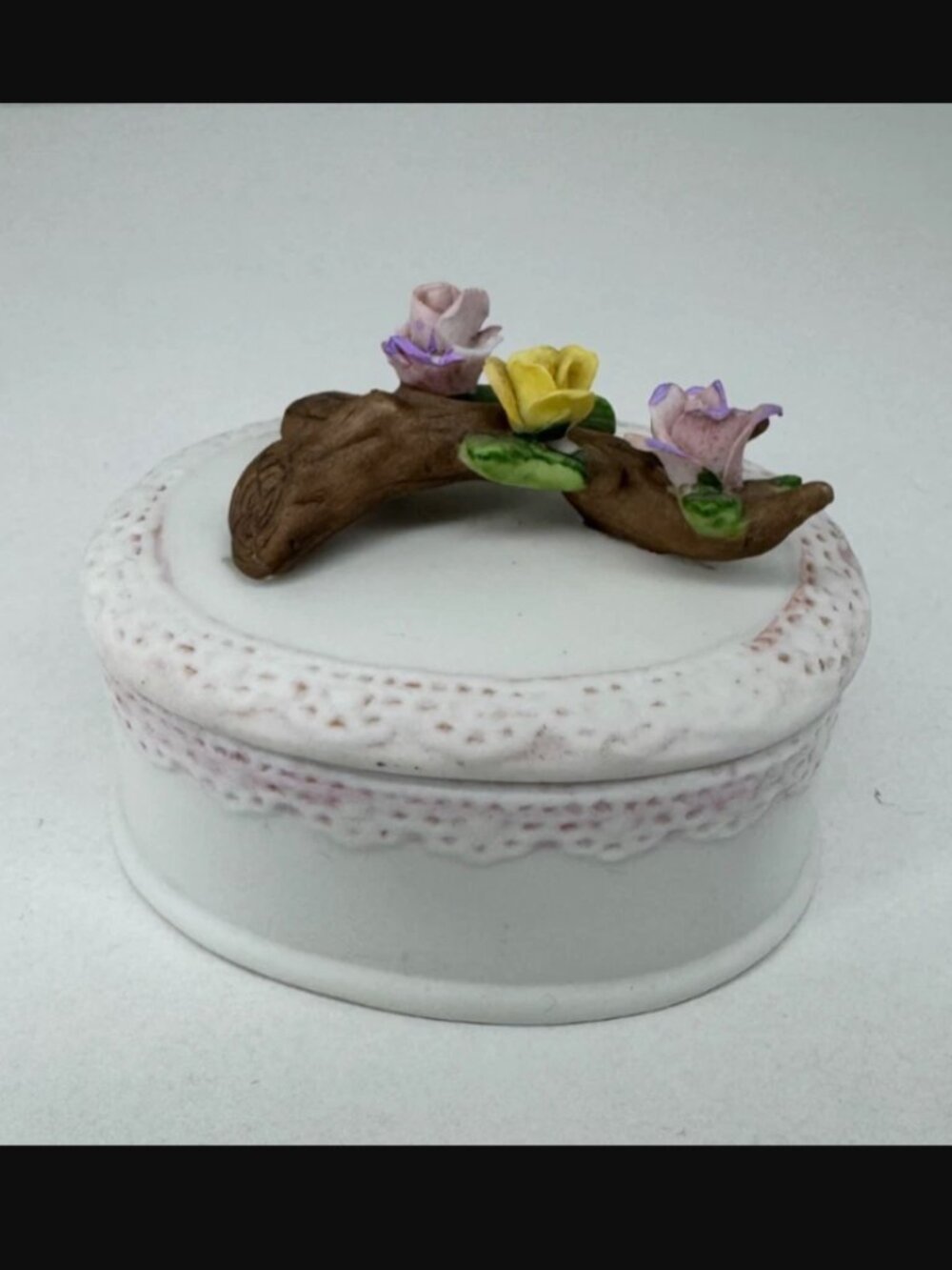 Vintage 1983 Lefton China Hand Painted Lidded Trinket Dish #03707